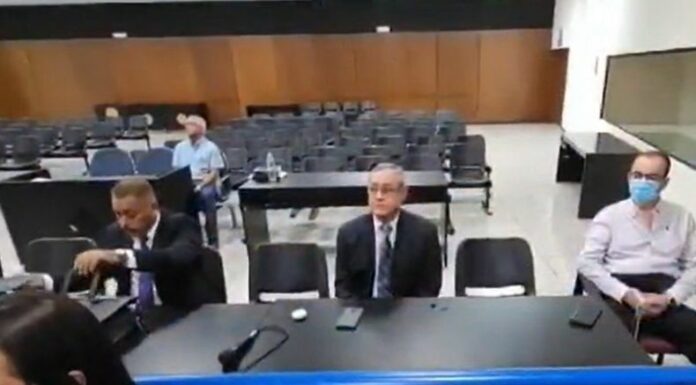 Por la mañana se reanudó la audiencia preliminar del caso jesuitas, donde se esperan los alegatos iniciales contra los procesados.