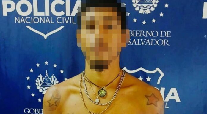 La Policía Nacional Civil (PNC) reportó la captura de un hombre que atacó con un corvo y lesionó a un sujeto.