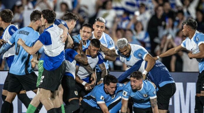 En uno de los encuentros más interesantes de la noche del 15 de noviembre, Uruguay le terminó ganando el encuentro a Colombia.