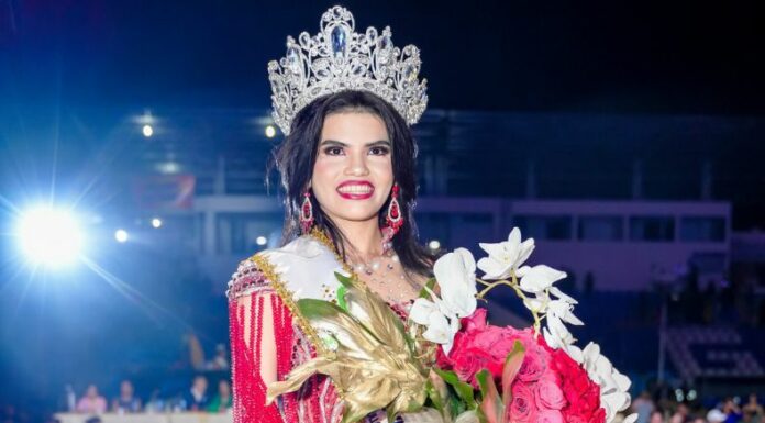 Las fiestas patronales de San Miguel arrancaron y por esa razón, Julissa Díaz se convierte en la nueva reina del Carnaval.