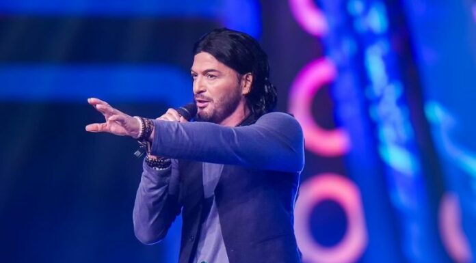 Ricardo Arjona realizó una actuación espectacular en la novena gala de Yo me llamo, donde interpretó 