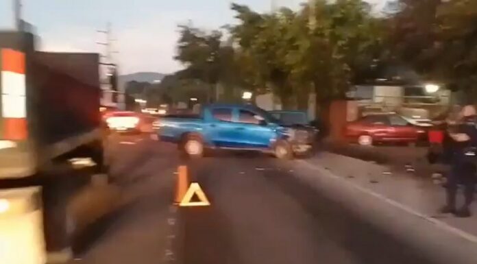 Un aparatoso accidente se reporta en la carretera de Oro. Este percance podría generar complicaciones en el tráfico en el km. 8 ½.