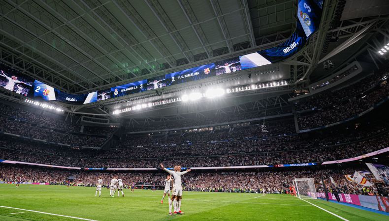 Real Madrid junto con Sotheby's pondrá a la venta los vestuarios de las temporadas 2001-2002 hasta la 2021-22.
