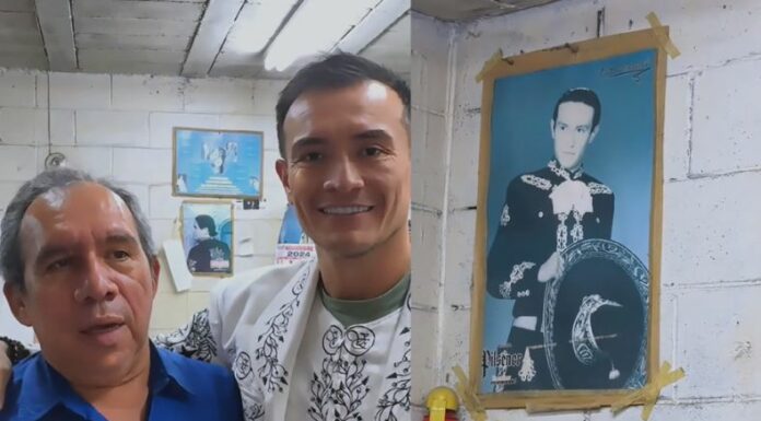 Víctor Emmanuelle presentó al responsable de confeccionar sus espectaculares trajes de charro que utiliza en sus presentaciones.