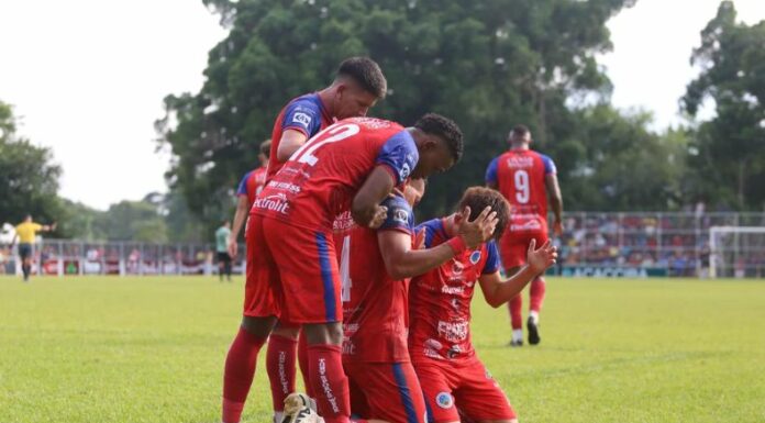Uno de los partidos más interesantes de la jornada fue el del Platense contra Cacahuatique, en donde los de Ciudad Barrios concretaron un gran triunfo.