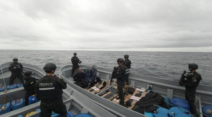 La Marina Nacional interceptó esta tarde una nueva embarcación de droga que está valorada en $50 millones.