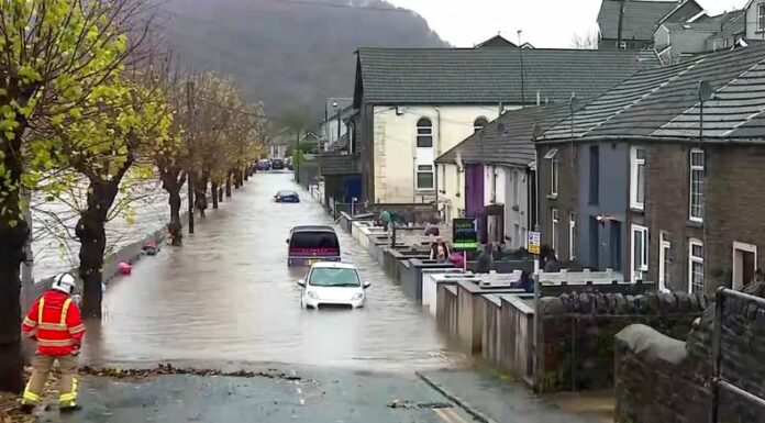 El paso de la tormenta Bert ha dejado graves inundaciones en Reino Unido y más de 200 alertas ante esta situación climática.