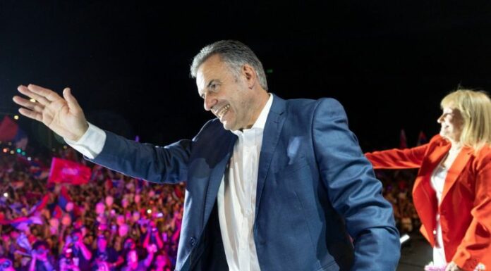 Luego de una cerrada segunda vuelta electoral, Yamandú Orsi se convierte en el nuevo presidente electo de Uruguay.