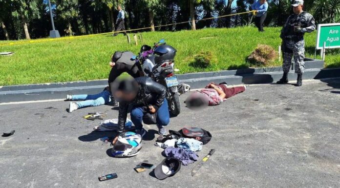 Autoridades capturaron en flagrancia a tres sujetos acusados de hurto y venta de artículos a través de redes sociales.