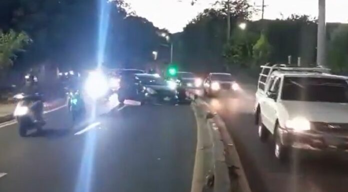 Activan carril reversible en el Bulevar Venezuela debido a un accidente de tránsito generado a la altura de la 10.ª avenida Sur.