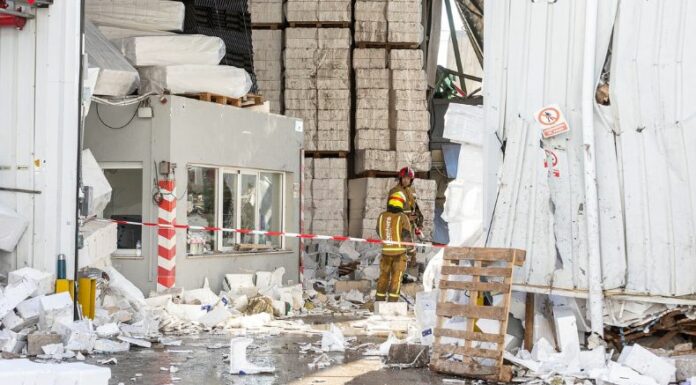 La explosión en una fábrica ubicada en Alicante, España ha cobrado la vida de tres personas y se añade siete víctimas heridas.
