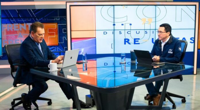 Ricardo Salar de la Defensoría del Consumidor explica resultados de la encuesta Hábitos y Preferencias de Consumo en el Viernes Negro.