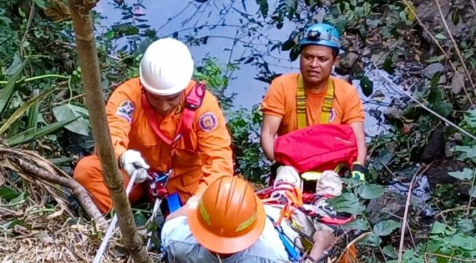 De acuerdo con el reporte de las autoridades, el hombre cayó al barranco mientras realizaba trabajos de albañilería.