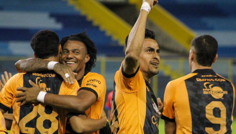 El fútbol de El Salvador en su Primera División jugará su última jornada de la fase regular este sábado, con todos los encuentros a la misma hora.