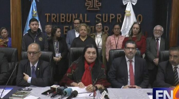 Autoridades acataron la orden de anular el partido de Movimiento Semilla, el cual llevó al poder al presidente de Guatemala.