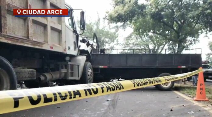 Cuatro hombres perdieron la vida en un grave accidente que se reportó sobre el km 34 de la carretera Panamericana, en el cantón Flor Amarilla.