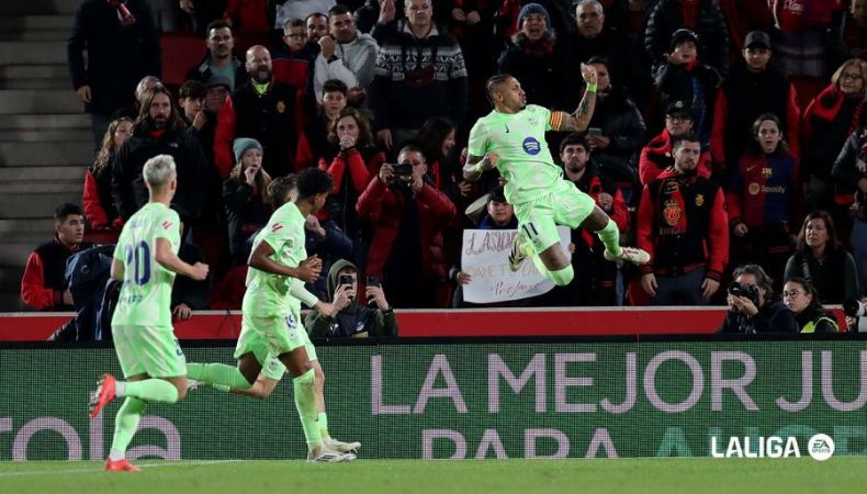 Barcelona se impuso al Mallorca 1-5 para mantener su liderato en La Liga una jornada más.