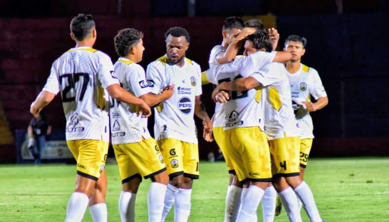 ¿Por qué 11 Deportivo se muda al Cuscatlán para los 4tos de final 11 Deportivo no utilizará el Estadio Simeón Magaña y ocupará el