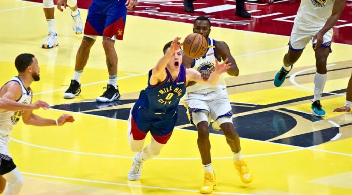 En uno de los encuentros más interesantes de la jornada en la NBA; los Nuggets se quedaron con un tremendo triunfo ante los Warriors.