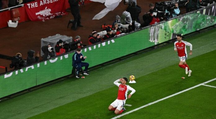 Con dos goles calcados, Arsenal sacó un importante triunfo en casa para seguir en el TOP 3 de la tabla.