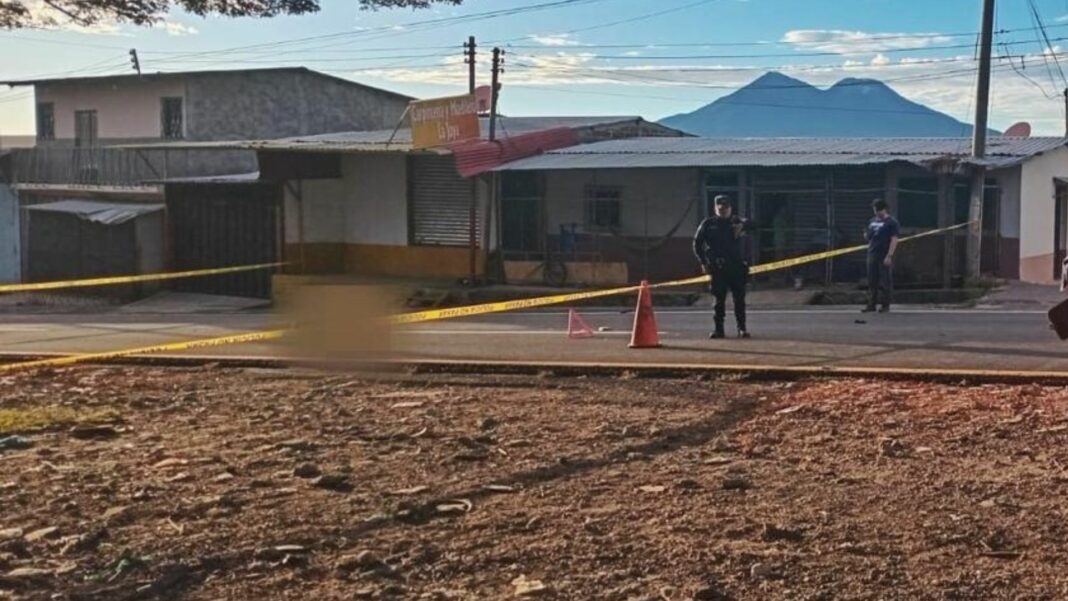 Una mujer de la tercera edad murió tras ser atropellada en el sector de la carretera Panamericana, San Rafael Cedros.