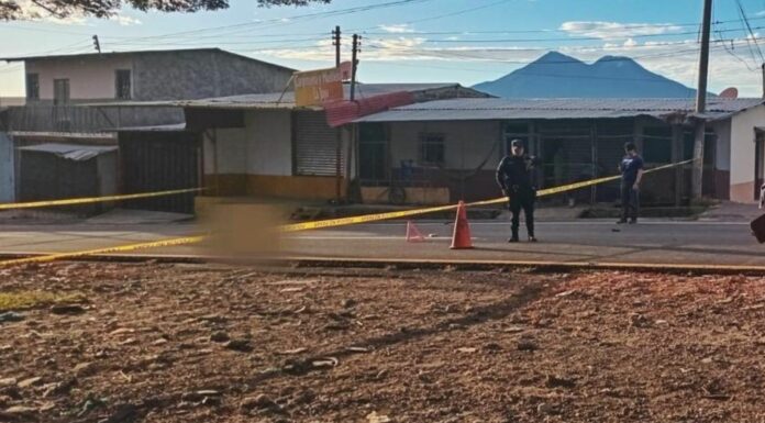 Una mujer de la tercera edad murió tras ser atropellada en el sector de la carretera Panamericana, San Rafael Cedros.