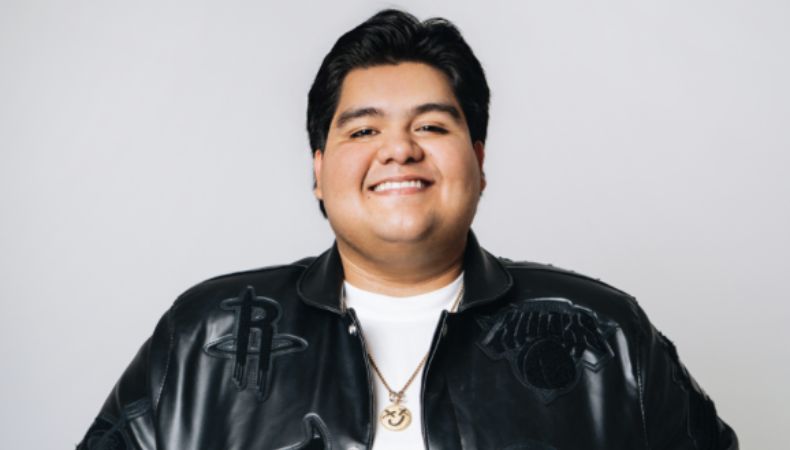 Octavio Cuadras, quien es reconocido por ser el precursor de los corridos felices o corridos happy, lanza nuevo material musical.