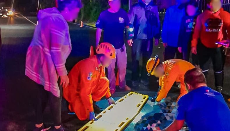 Un accidente de tránsito reportado en la carretera Troncal del Norte, dejó a tres personas lesionadas, a quienes atendieron de inmediato.