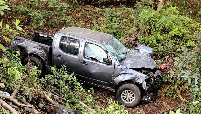 El conductor de un vehículo falleció tras haberse precipitado en un barranco en el municipio de San Miguel Oeste.
