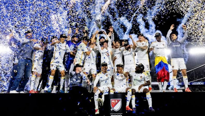 En uno de los encuentros más importantes en el fútbol de Estados Unidos, Los Angeles Galaxy se quedaron con un gran triunfo que los convierte en campeones.