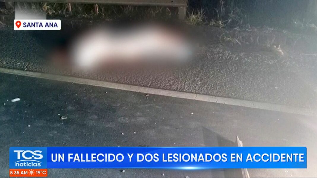 En horas de la noche de ayer, un motociclista perdió la vida tras impactar contra el conductor de un vehículo en Santa Ana.