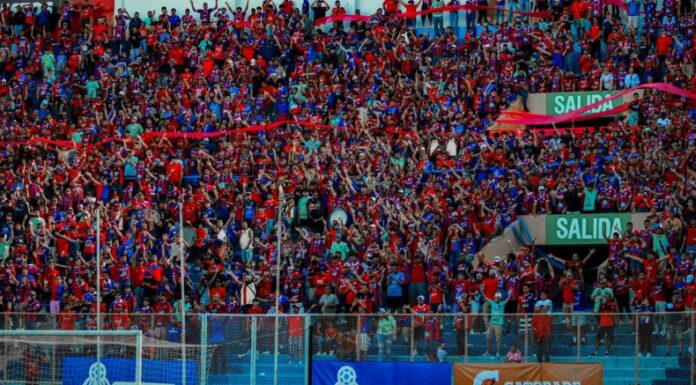 El entrenador de FAS reconoce que la afición jugó un papel crucial para dejar en el camino a Águila.