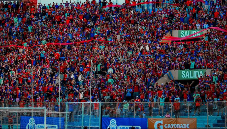 El entrenador de FAS reconoce que la afición jugó un papel crucial para dejar en el camino a Águila.