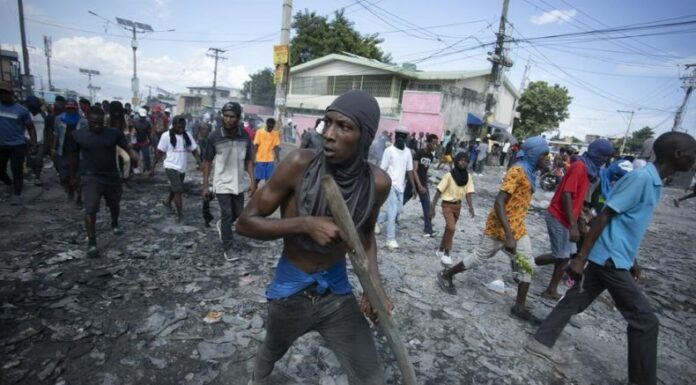 En Haití, una masacre dejó al menos 180 personas que murieron asesinadas este fin de semana a manos del líder de una pandilla.