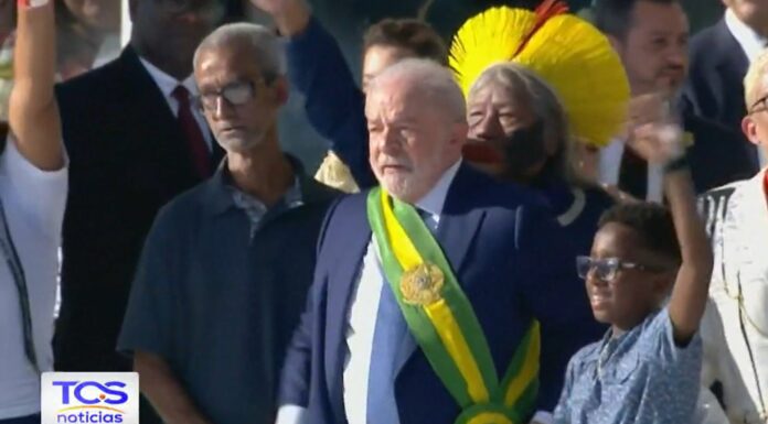 Lula da Silva se está recuperando en cuidados intensivos de una cirugía para drenar una hemorragia intracraneal.
