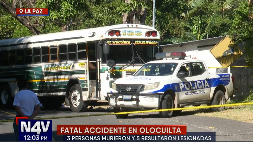 Un adulto mayor, un menor de edad y una mujer perdieron la vida en un grave accidente sobre el km 22 de la carretera antigua a Zacatecoluca.