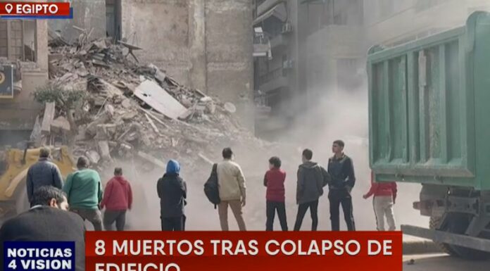 Al menos ocho personas fallecieron y varias heridas, tras el derrumbe de un edificio residencial de seis plantas en Egipto.