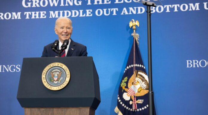 El presidente de Estados Unidos, Joe Biden, batió récord de clemencia al reducir penas de 1,500 condenados e indultó a 39.