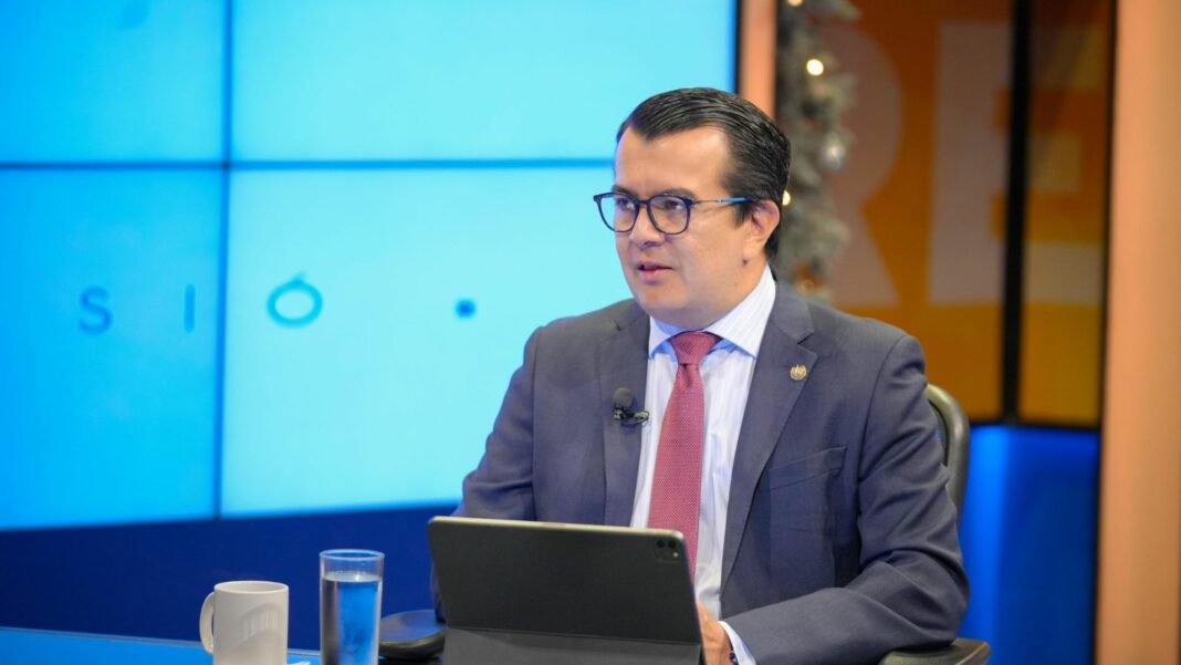 Fernando López precisó que la actividad es producto de fallas geológicas y que así como podría durar una semana, puede extenderse a más.