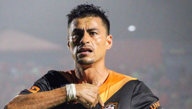 El capitán de Águila, Darwin Cerén seguirá con el equipo emplumado, quien fue pieza clave del equipo para llegar lejos en las diversas competiciones.