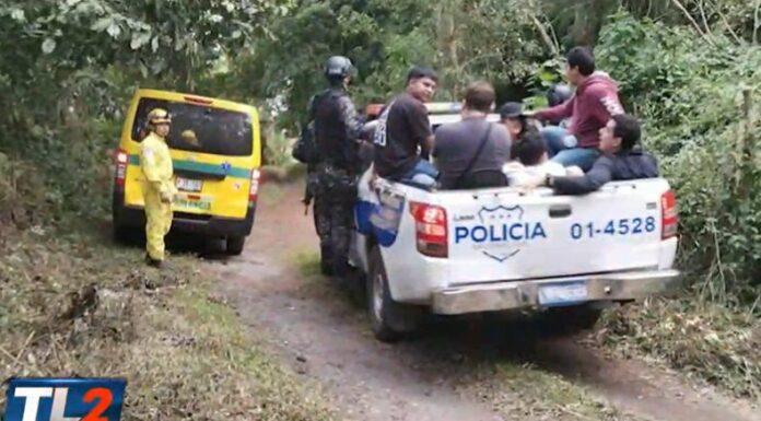 En horas de la tarde, las autoridades localizaron a turistas que se habían extraviado en las faldas del volcán de San Salvador.