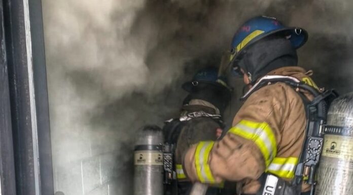 Los Bomberos atendieron un incendio estructural en una vivienda ubicada en la colonia médica de San Salvador.