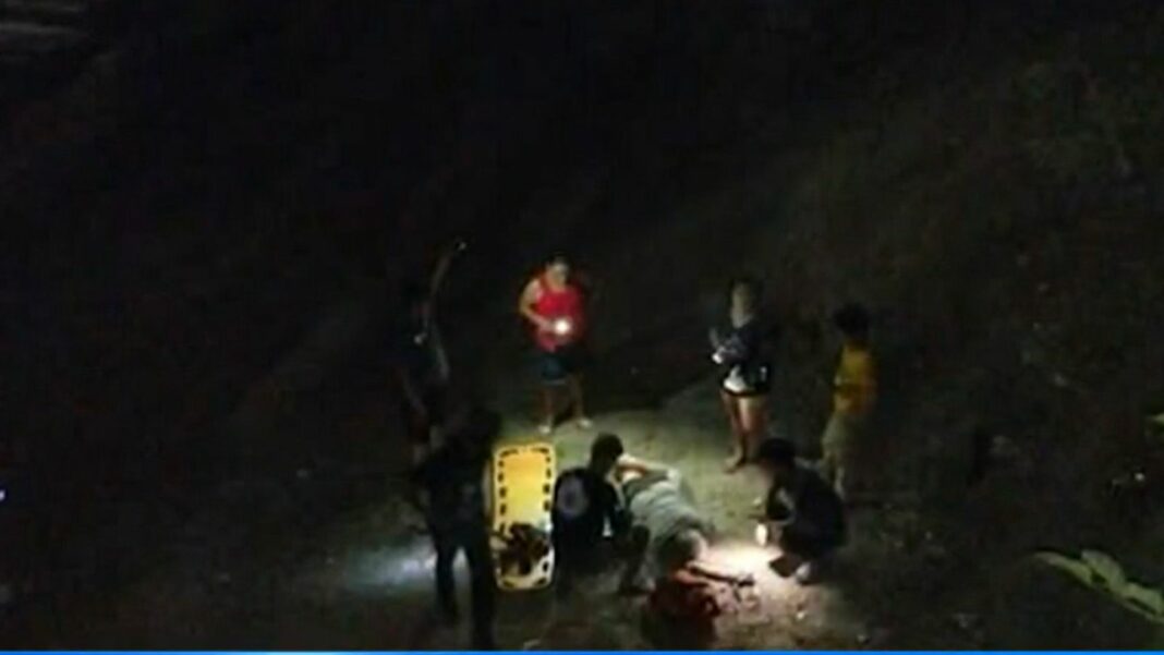 De acuerdo con el reporte de socorristas, el hombre cayó en el barranco tras encontrarse en estado de ebriedad.