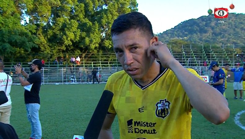 La séptima vez fue la vencida para Carlos Anzora, jugador de 11 Deportivo.