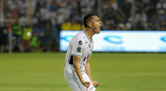 El delantero Emerson Mauricio seguirá vistiendo la camiseta de Alianza.