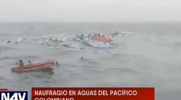 Un dramático naufragio en el océano Pacífico colombiano dejó a 35 personas a la deriva, una fallecida y varias desaparecidas.