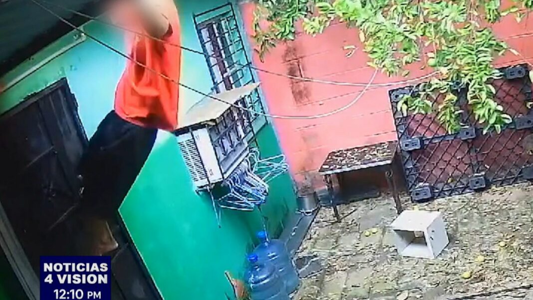 De momento, las autoridades no han capturado a un sujeto que ingresó a una vivienda en San Miguel para hurtar cosas de valor.
