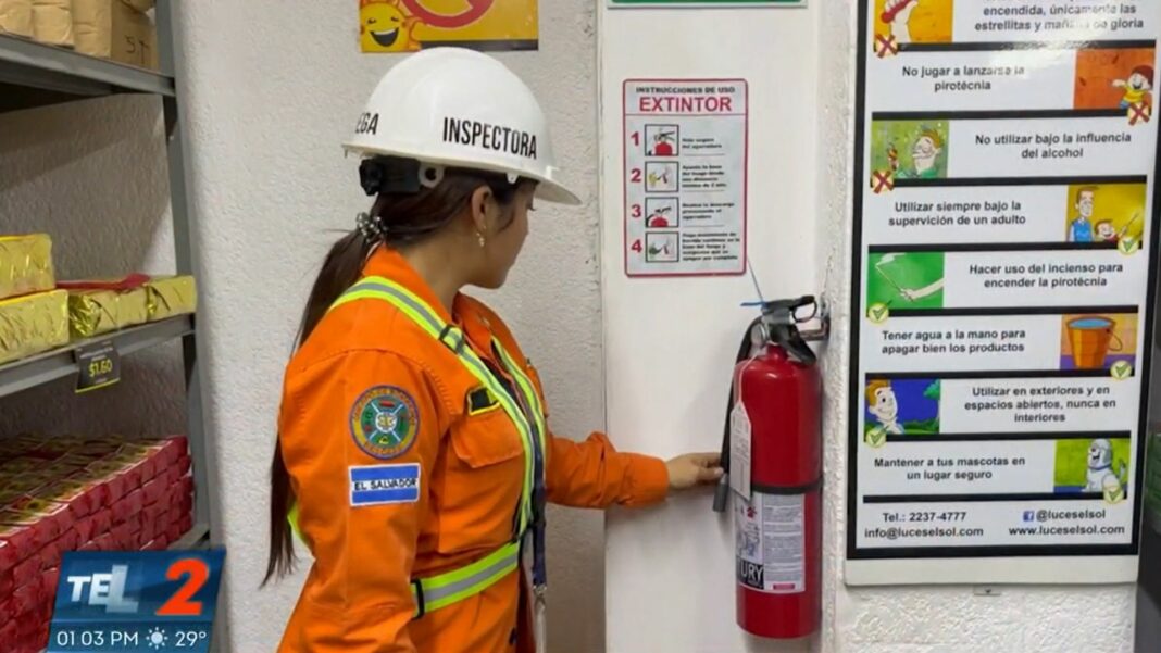 Las autoridades de primera respuesta verificaron que los lugares de venta de pólvora se cumplan con los reglamentos establecidos.