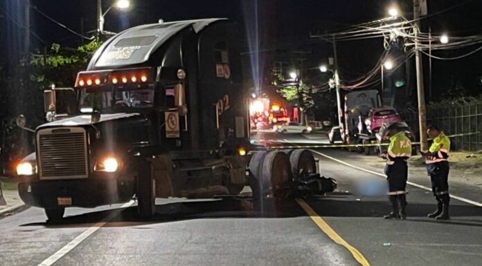 Un motociclista de 28 años murió sobre el kilómetro 12 de la carretera Panamericana, a la altura del desvío de Apulo, en Ilopango.