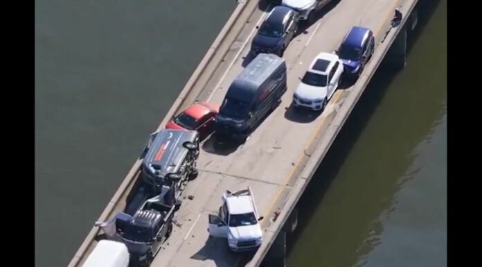 Múltiples accidentes se registraron durante un aviso de niebla marina densa sobre el puente y lago Pontchartrain.